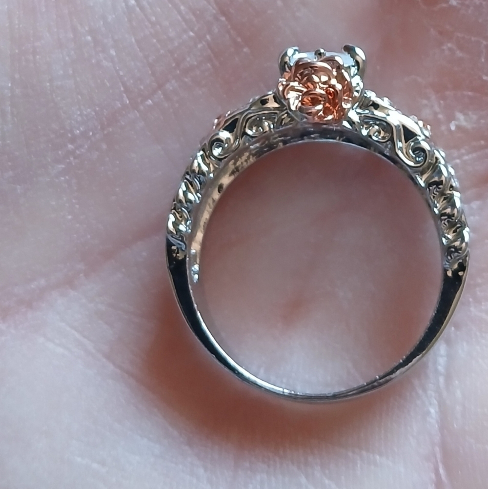 New Heart Shaped CZ Rose Gold & Silver Skulls & Roses Ring. - Picture 3 of 16
